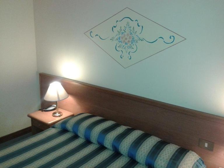 Hotel Casa Rossa Montecatini Terme Oda fotoğraf